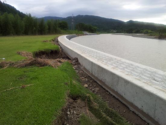 ファイル名: 20120620_174916.jpg
ファイルサイズ: 240.39KB
→クリックで元のサイズを表示 640(W)×480(H) 240.39