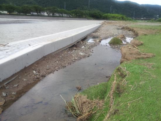 ファイル名: 20120620_174944.jpg
ファイルサイズ: 279.5KB
→クリックで元のサイズを表示 20120620_174944